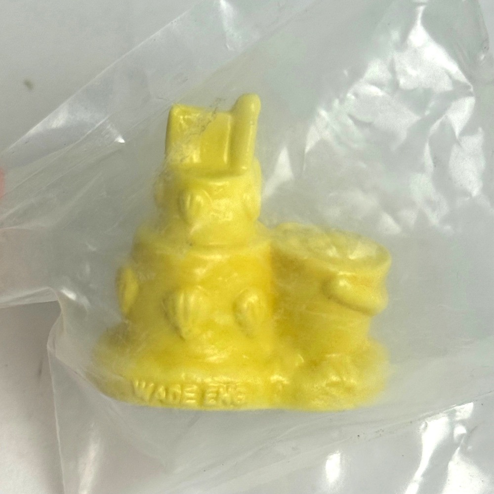 Wade Whimsies Calendar Series Sandcastle August Figurine Yellow Sealed England